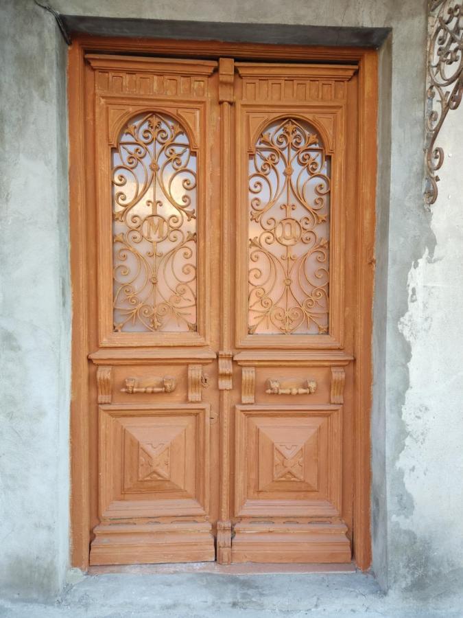 Vintage Door Tbilisi Apartment Exterior photo